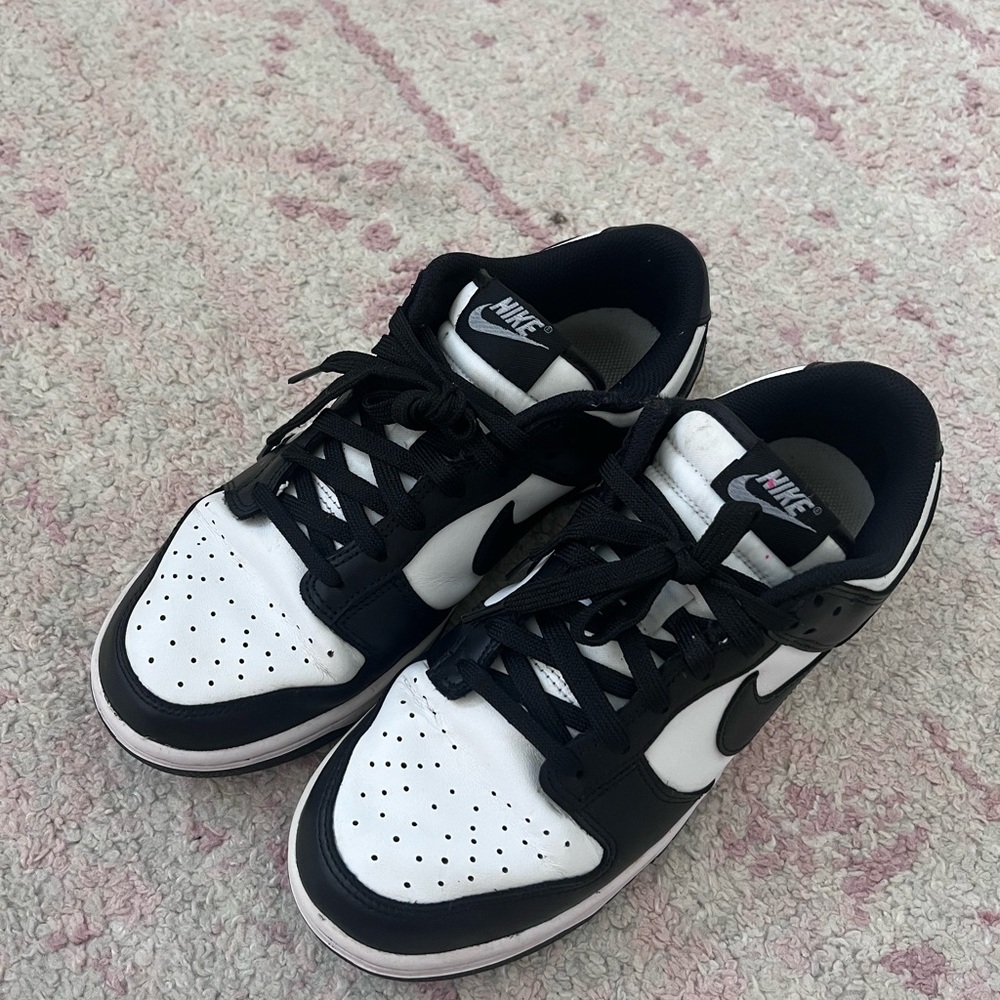 Nike panda dunks